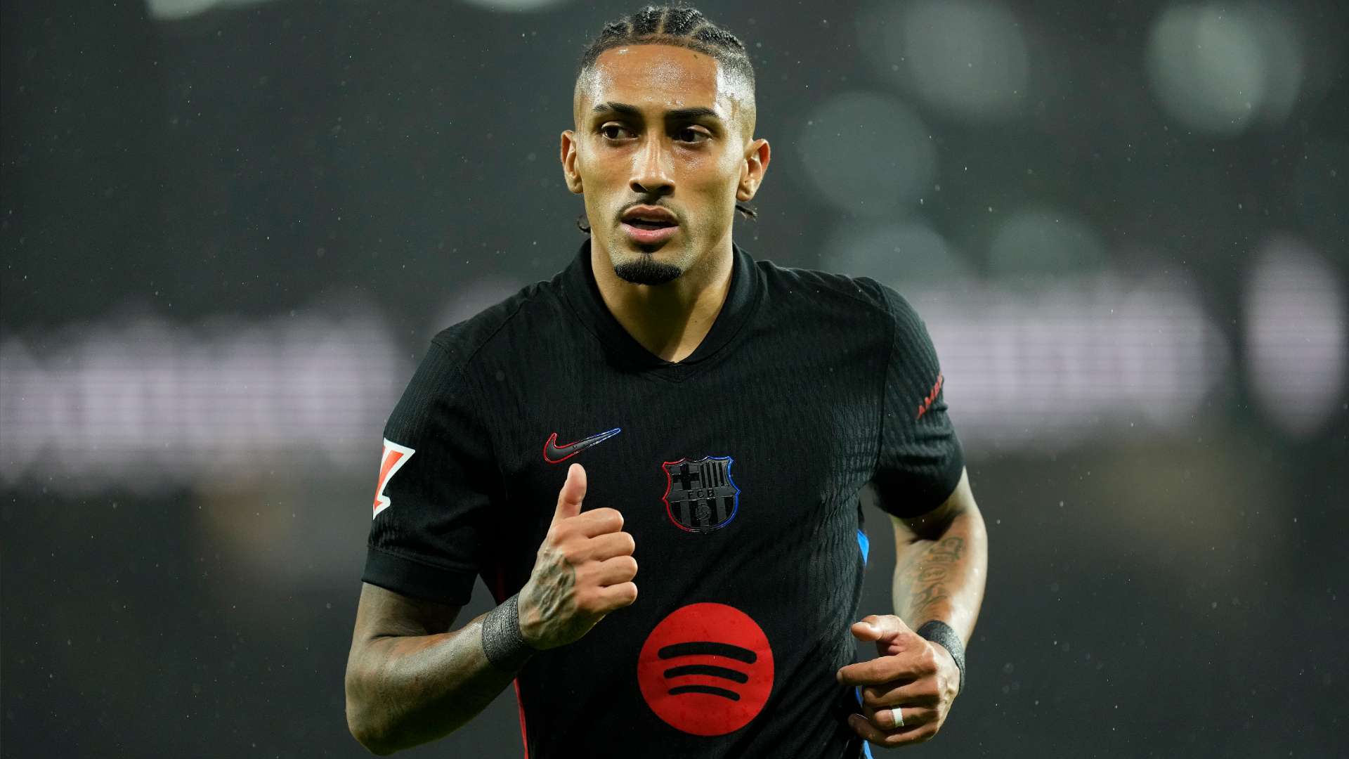 全球足球明星排行榜揭秘五十位顶级球员背后的故事与成就