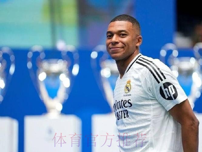 马卡:皇马成历史第一支营收超10亿欧元的俱乐部 马卡:皇马成历史第一支营收超10亿欧元的俱乐部
